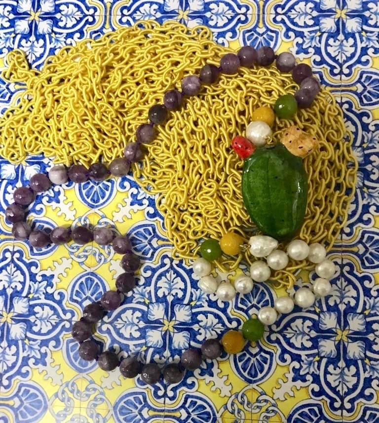 Collana siciliana, agata viola e perle barocche, fico d'india ceramica di Caltagirone, regalo per lei.ç