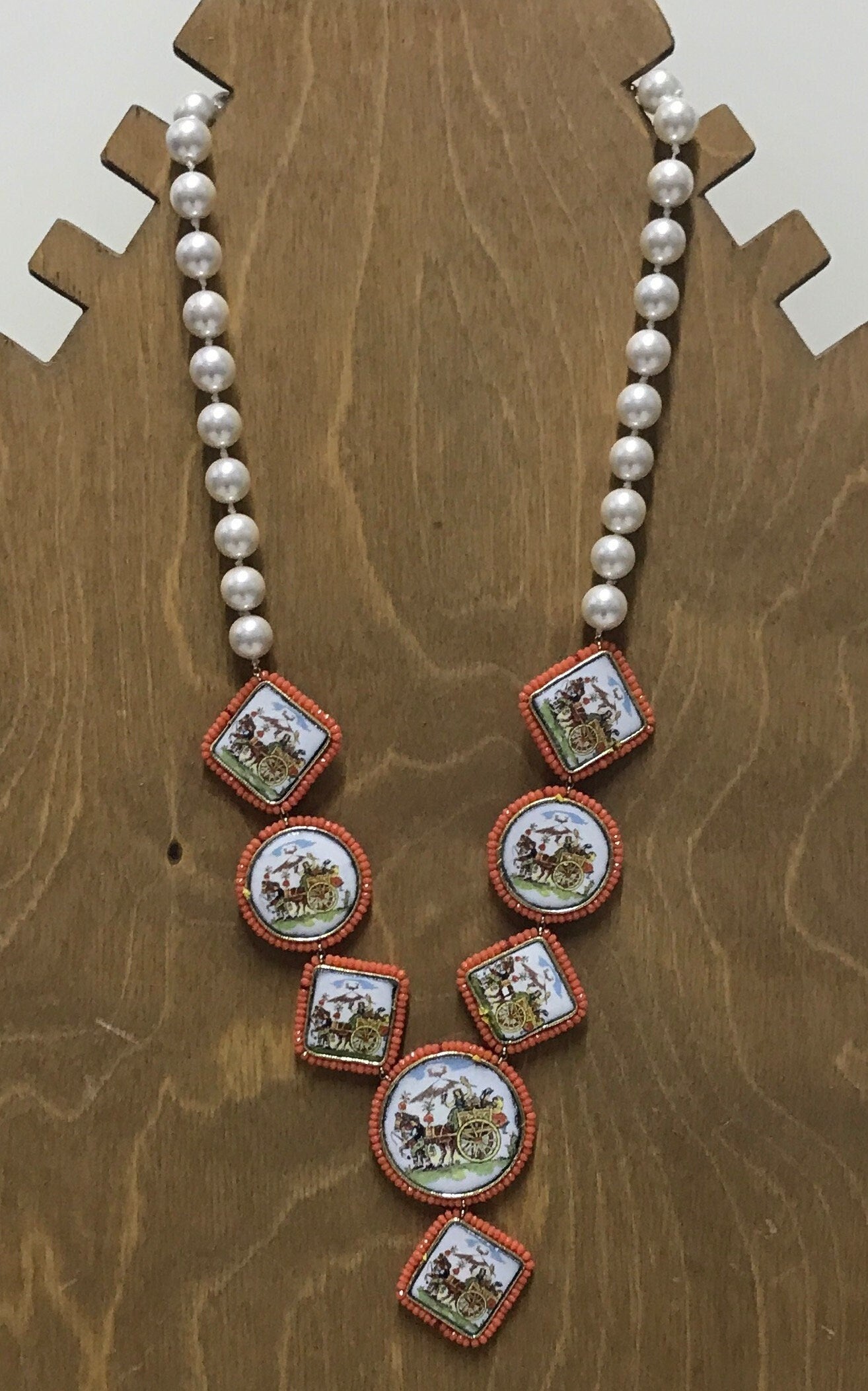 Collana siciliana, perle maiorca e mattonelle in ceramica di Caltagirone, carretto siciliano.!