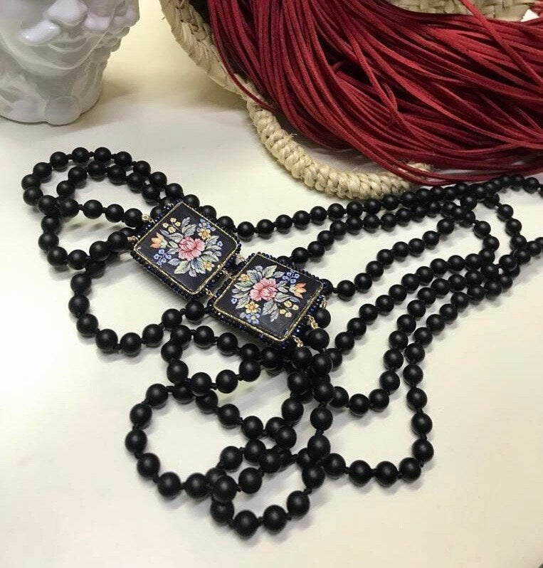 Collana siciliana multifilo, perle di lava e mattonelle di ceramica di Caltagirone. regalo per lei.!