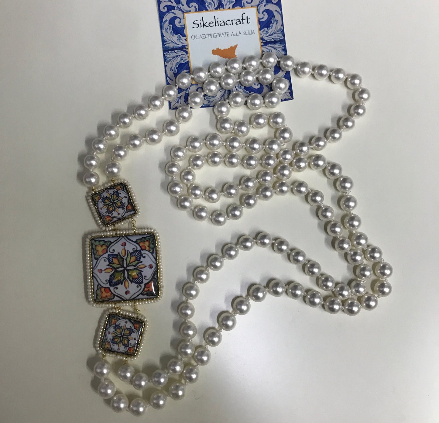 Collana siciliana con doppio filo di perle e mattonelle in ceramica di Caltagirone, collana annodata a mano, regalo per la sposa.!