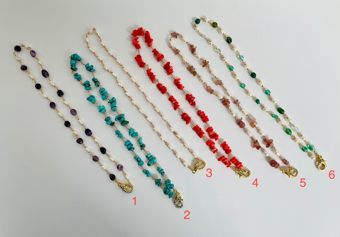 Collana con catena Rosario, collana perle di fiume e ametista, pendente perla, chiusura gioiello acciaio inossidabile, oro e zirconi.&