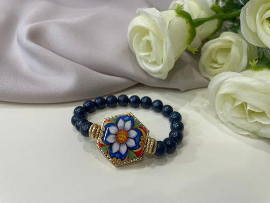 Bracciale elastico, giada zaffiro blu, bracciale mattonella ceramica di Caltagirone, mattonella decorata con fiore, regalo per lei.