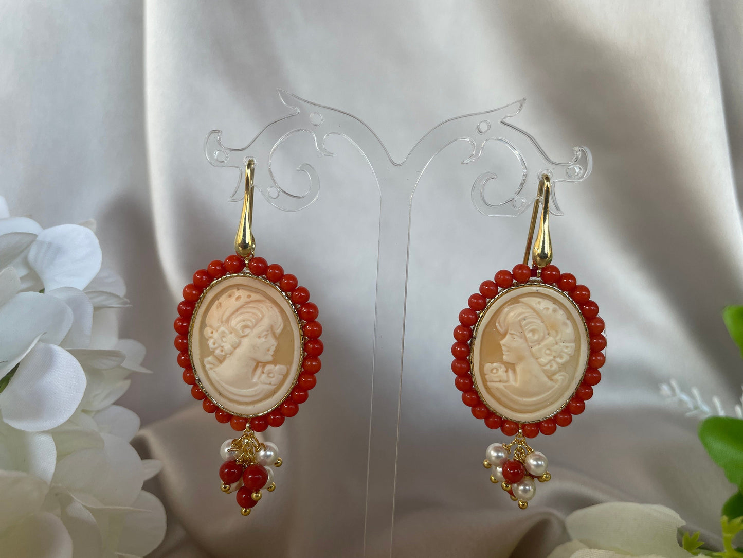 Orecchini Cammeo autentico, orecchini argento 925, Cameo e corallo, orecchini pendenti con grappolo corallo e perle, regalo per lei.+