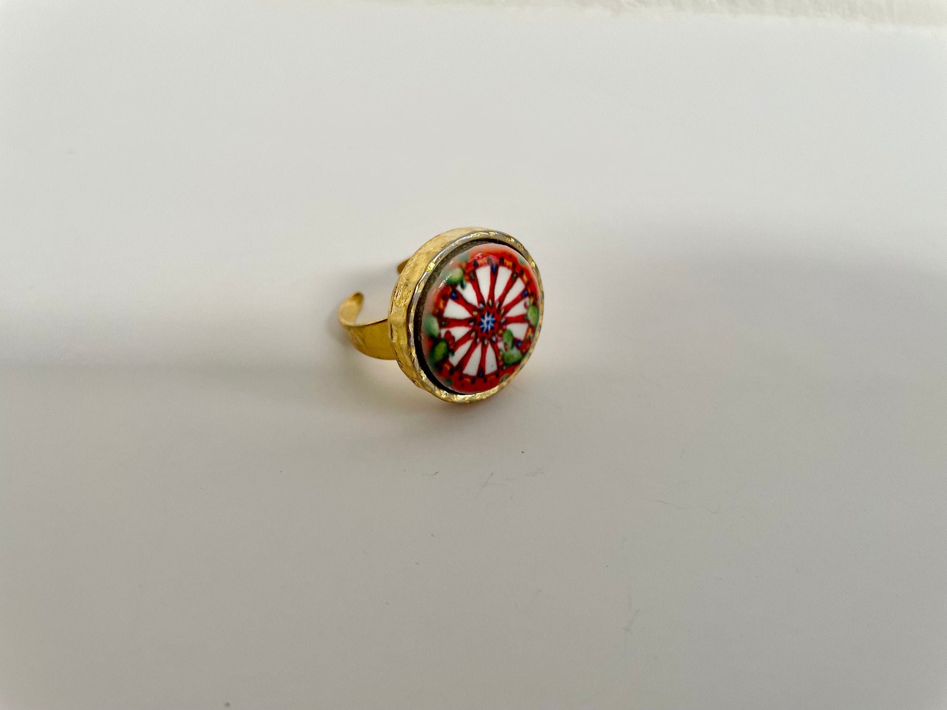 Anello regolabile, struttura ottone regolabile, anello con mattonella, anello ceramica di caltagirone, anello varie fantasie.<