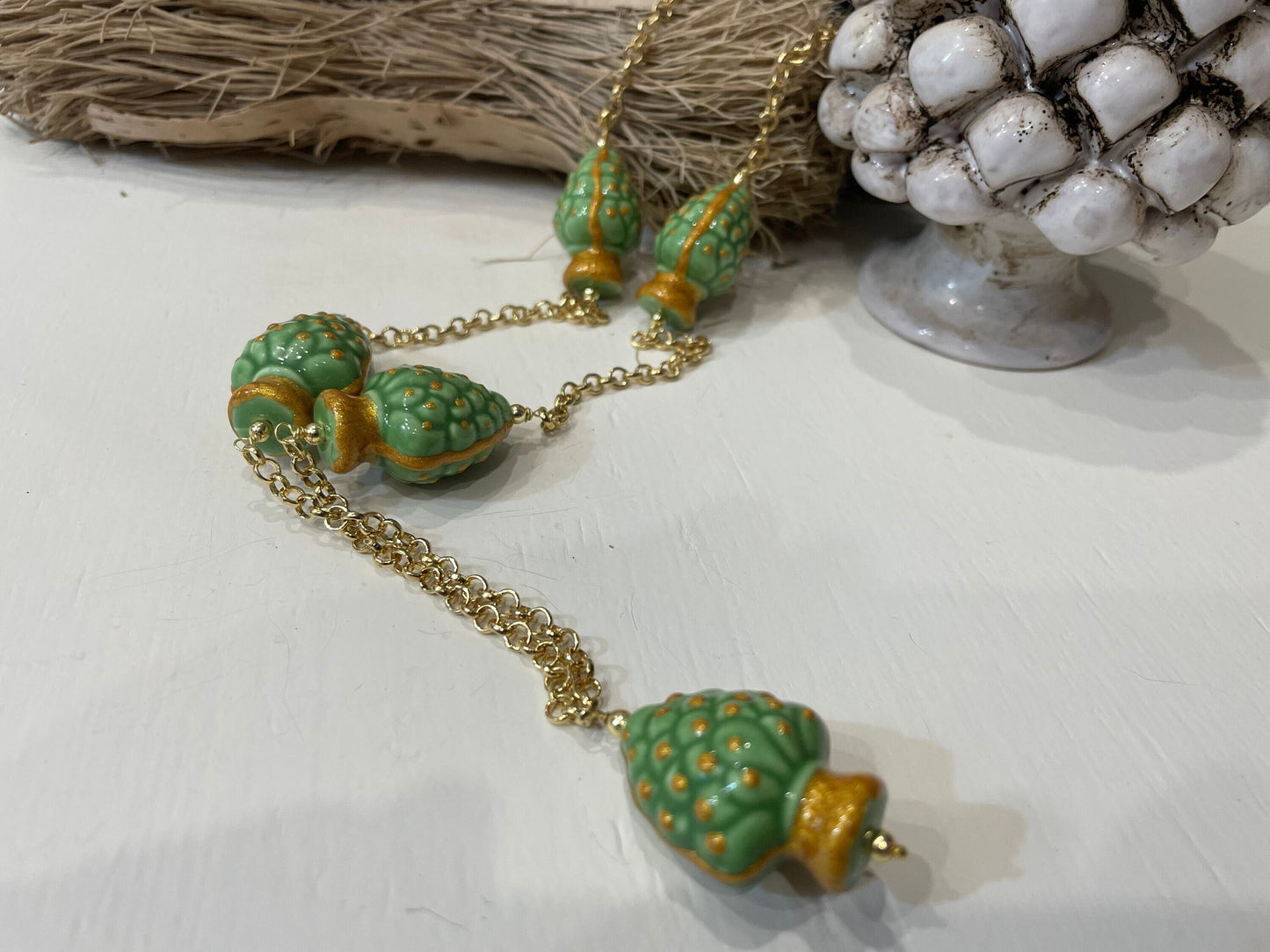 Collana siciliana, catena a maglia rolò e 5 pigne di ceramica di caltagirone verde. regalo per lei.=