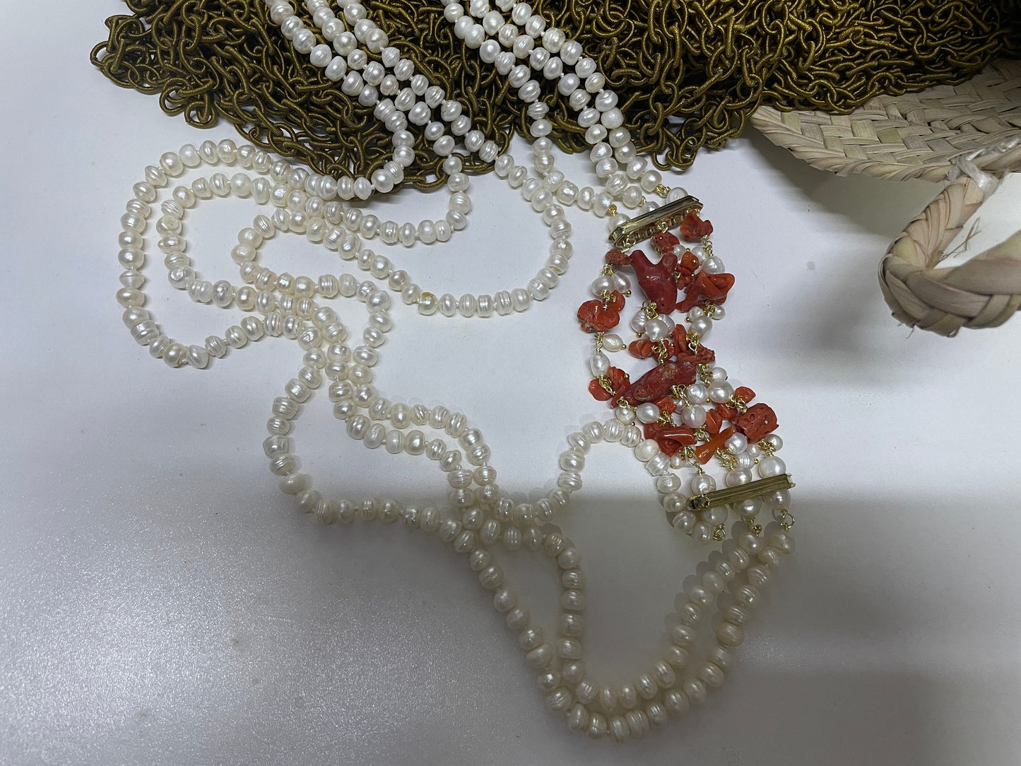 Collana multifilo con perle di fiume, collana Corallo e perle, Corallo naturale del Mediterraneo, collana maxi, regalo sposa, collana boho.&