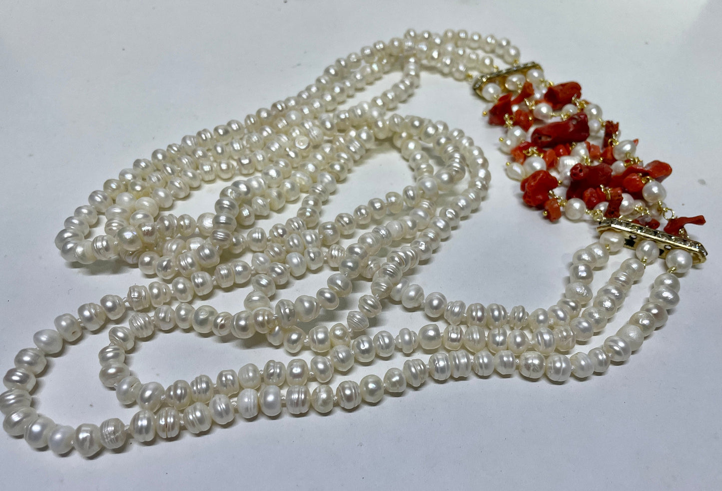 Collana multifilo con perle di fiume, collana Corallo e perle, Corallo naturale del Mediterraneo, collana maxi, regalo sposa, collana boho.&