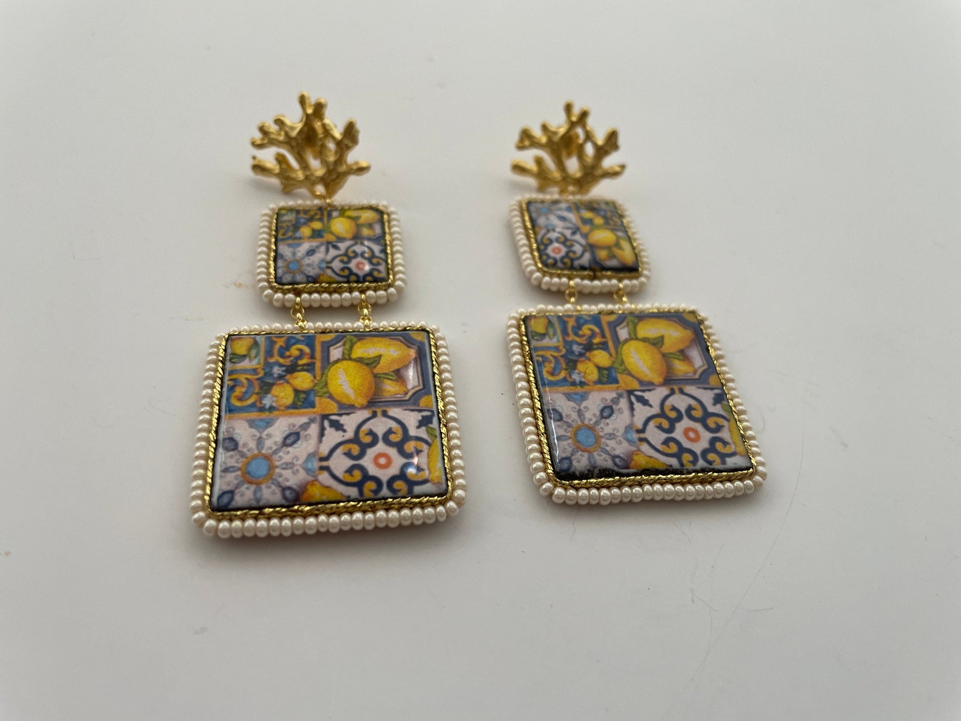 Orecchini siciliani, orecchini Caltagirone, orecchini maiolica siciliana, limoni, orecchini pendenti, orecchini luminosi, regalo ragazza *