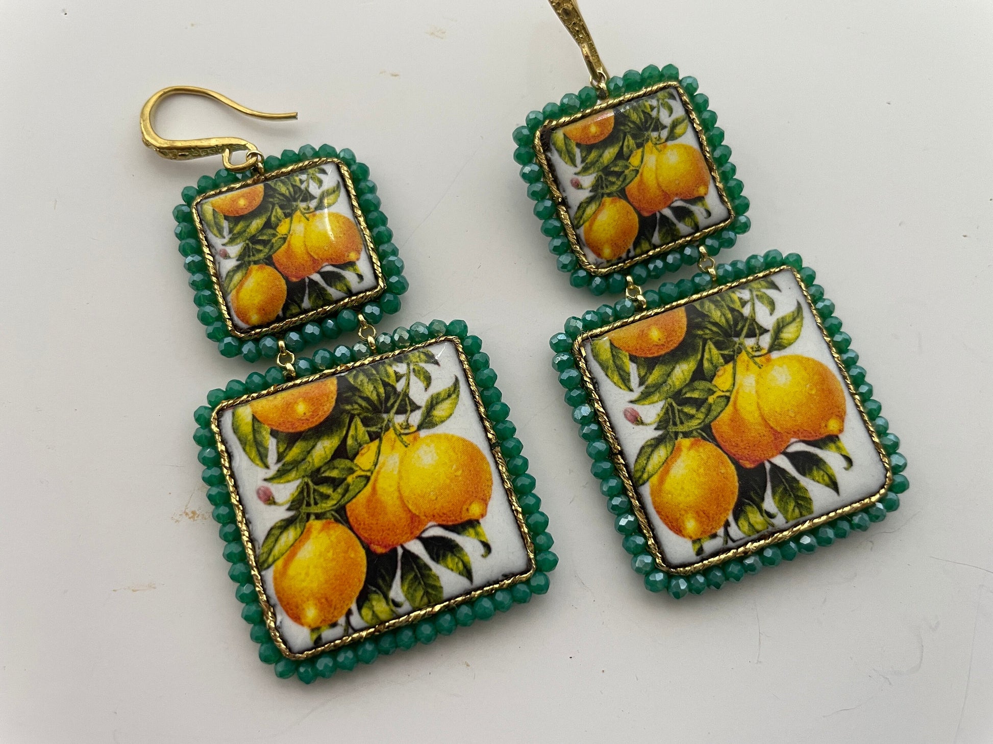 Orecchini siciliani, orecchini Caltagirone, orecchini con limoni, maiolica siciliana, orecchini pendenti, orecchini gialli e verdi *