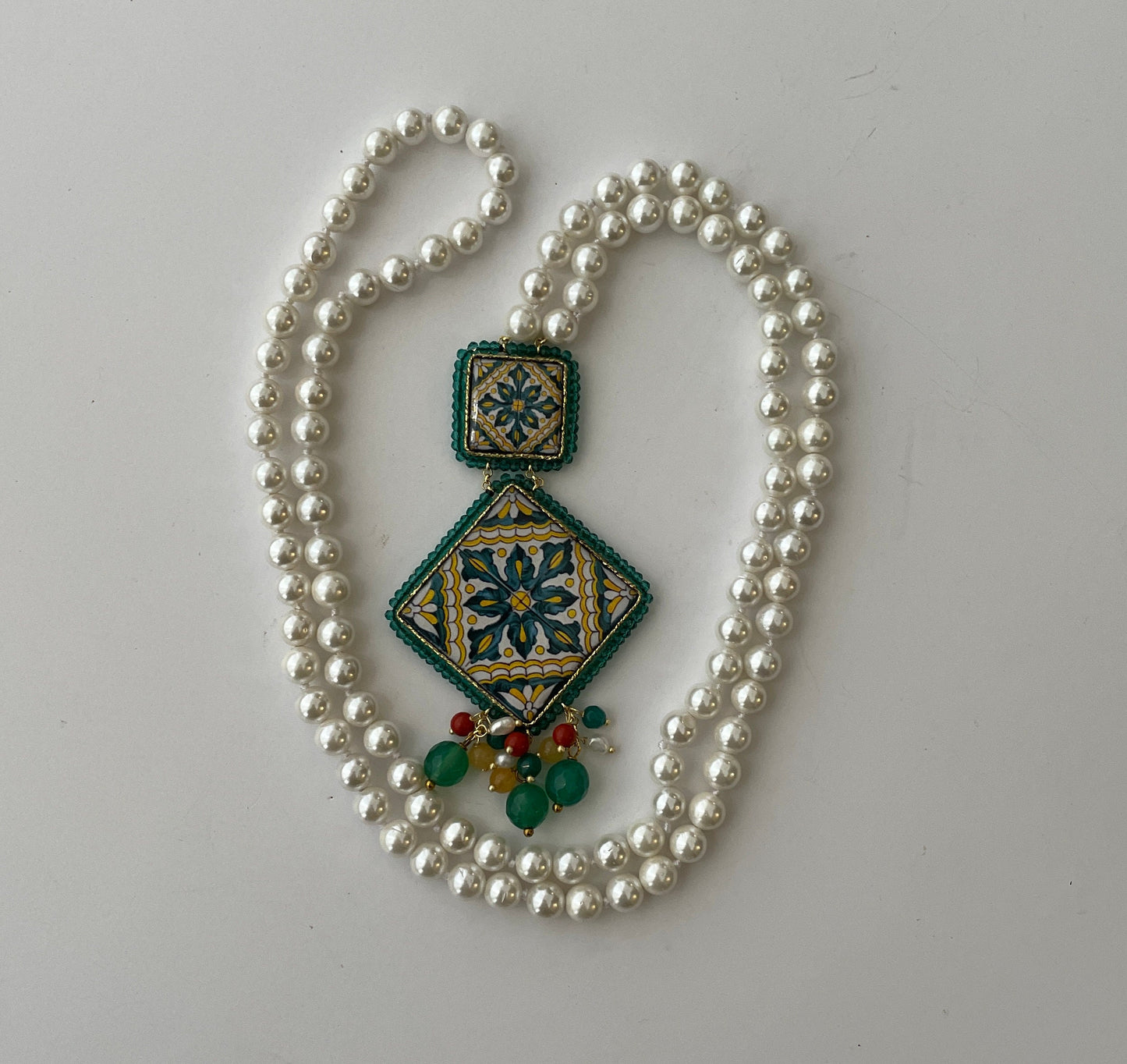 Collana siciliana, collana lunga con perle Maiorca, collana con mattonelle di ceramica di Caltagirone, collana maiolica, regalo per lei.)