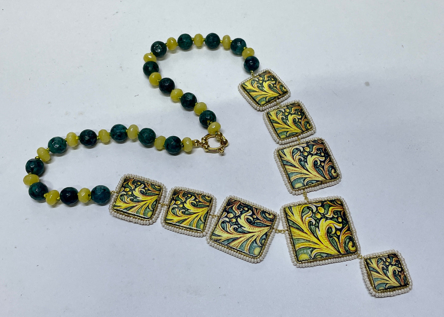 Collana siciliana con perle verdi e gialle, collana con mosaico di mattonelle Caltagirone, collana importante, collana maiolica siciliana.!