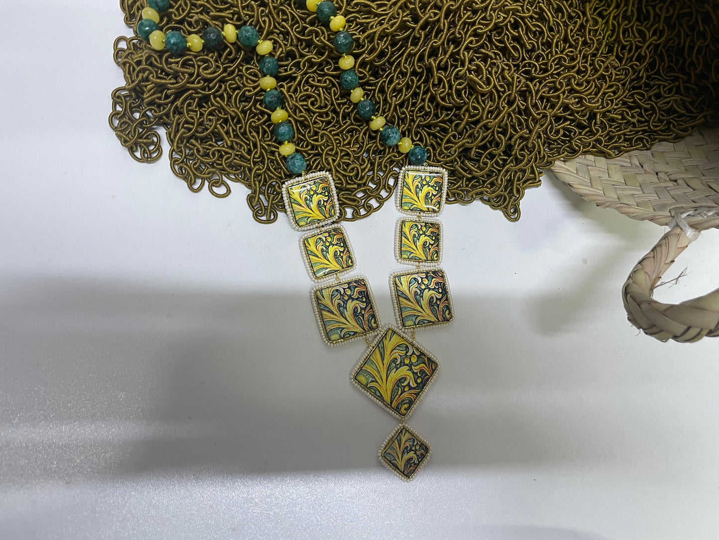 Collana siciliana con perle verdi e gialle, collana con mosaico di mattonelle Caltagirone, collana importante, collana maiolica siciliana.!