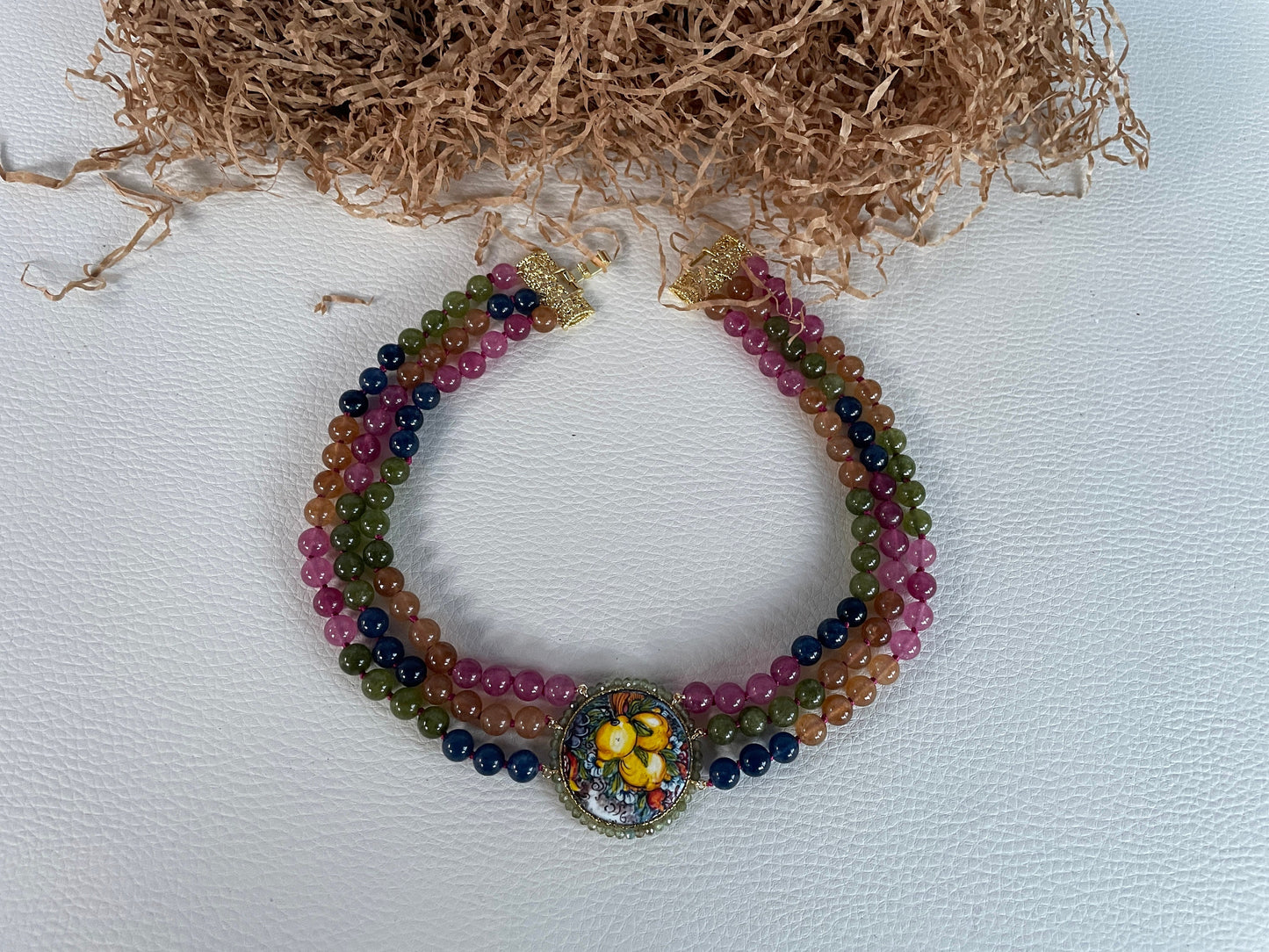 Collier tre fili, girocollo Giada Tormalina multicolor, collana annodata a mano, collana con mattonella Caltagirone, collana limone. !