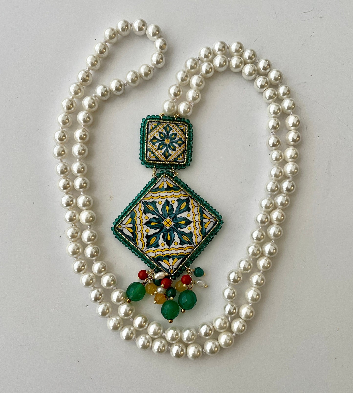 Collana siciliana, collana lunga con perle Maiorca, collana con mattonelle di ceramica di Caltagirone, collana maiolica, regalo per lei.)