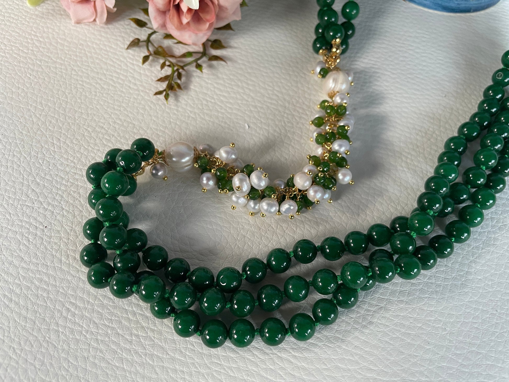 Collana Agata verde, Collana multifilo, collana annodata a mano, collana elegante, collana maxi, collana con grappolo.&