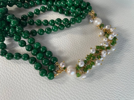 Collana Agata verde, Collana multifilo, collana annodata a mano, collana elegante, collana maxi, collana con grappolo.&