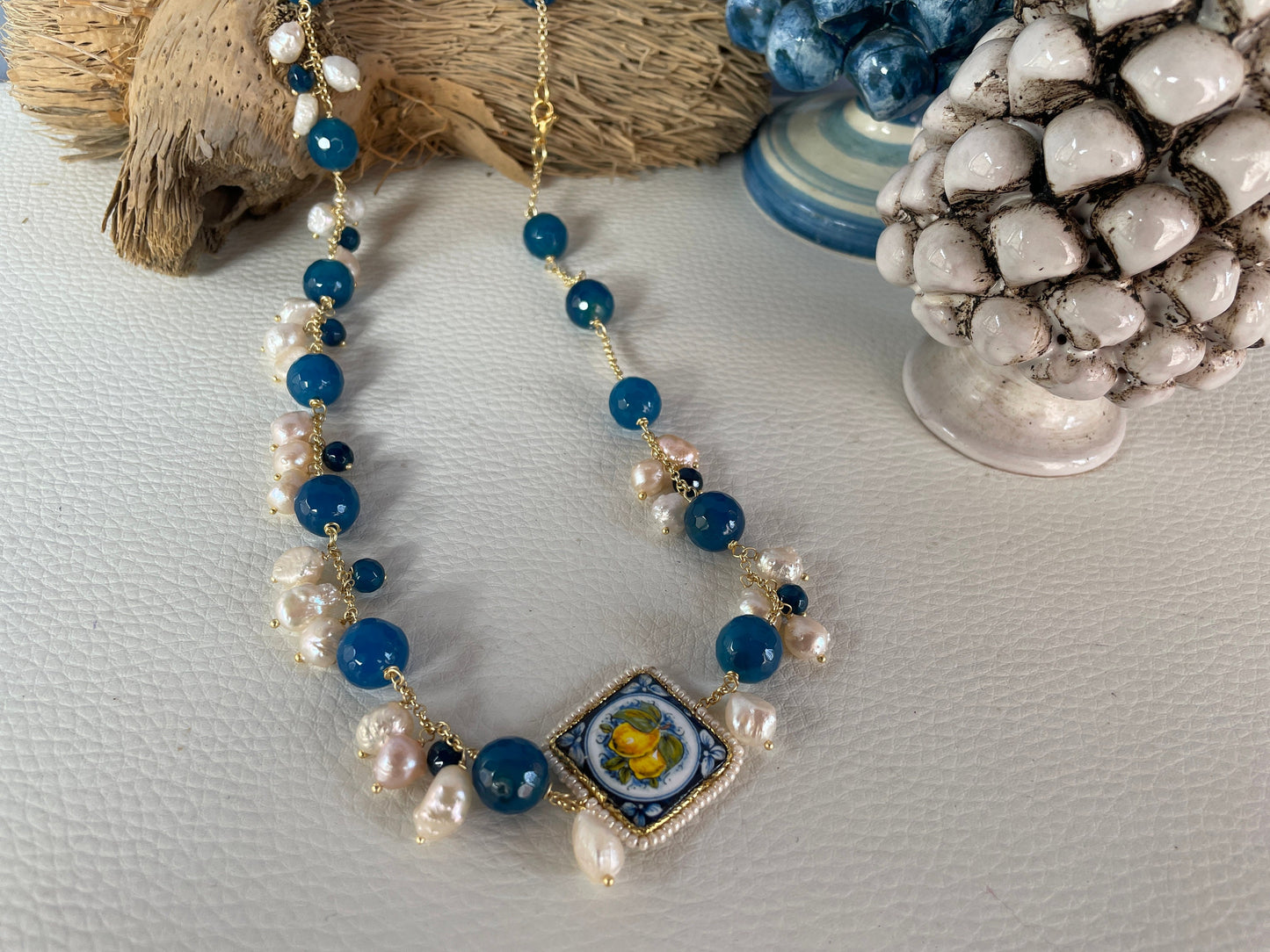 Collana con mattonella Caltagirone, collana limoni, collana composita con Agata blu e perle di fiume, catena acciaio placcato oro. !