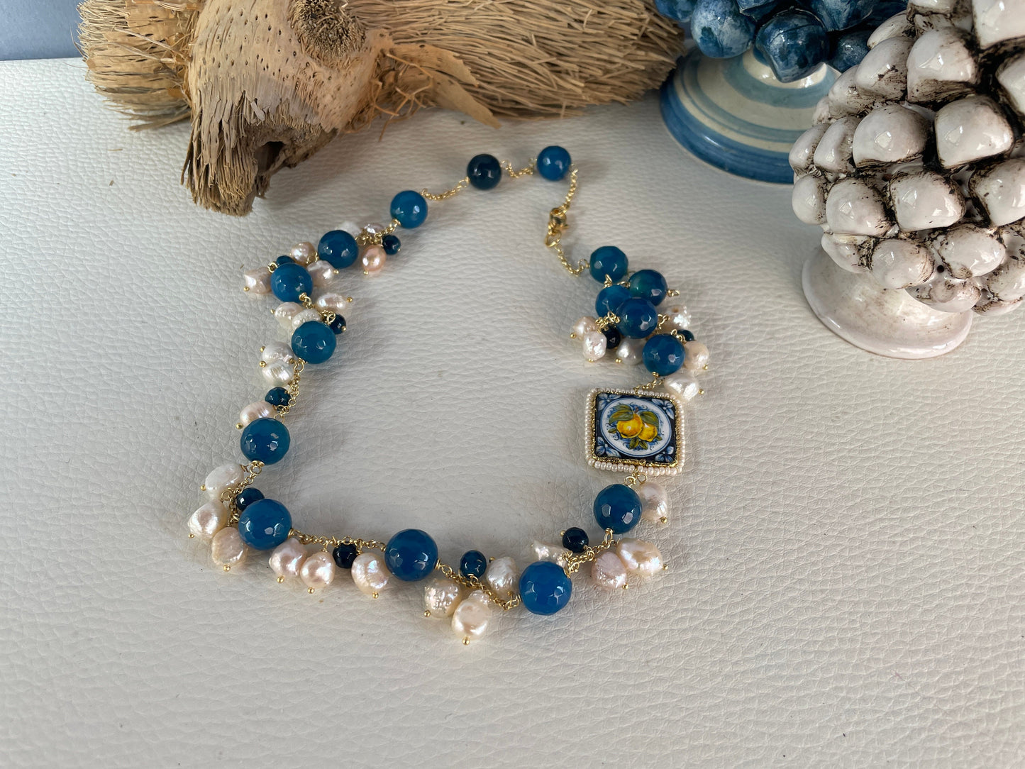 Collana con mattonella Caltagirone, collana limoni, collana composita con Agata blu e perle di fiume, catena acciaio placcato oro. !