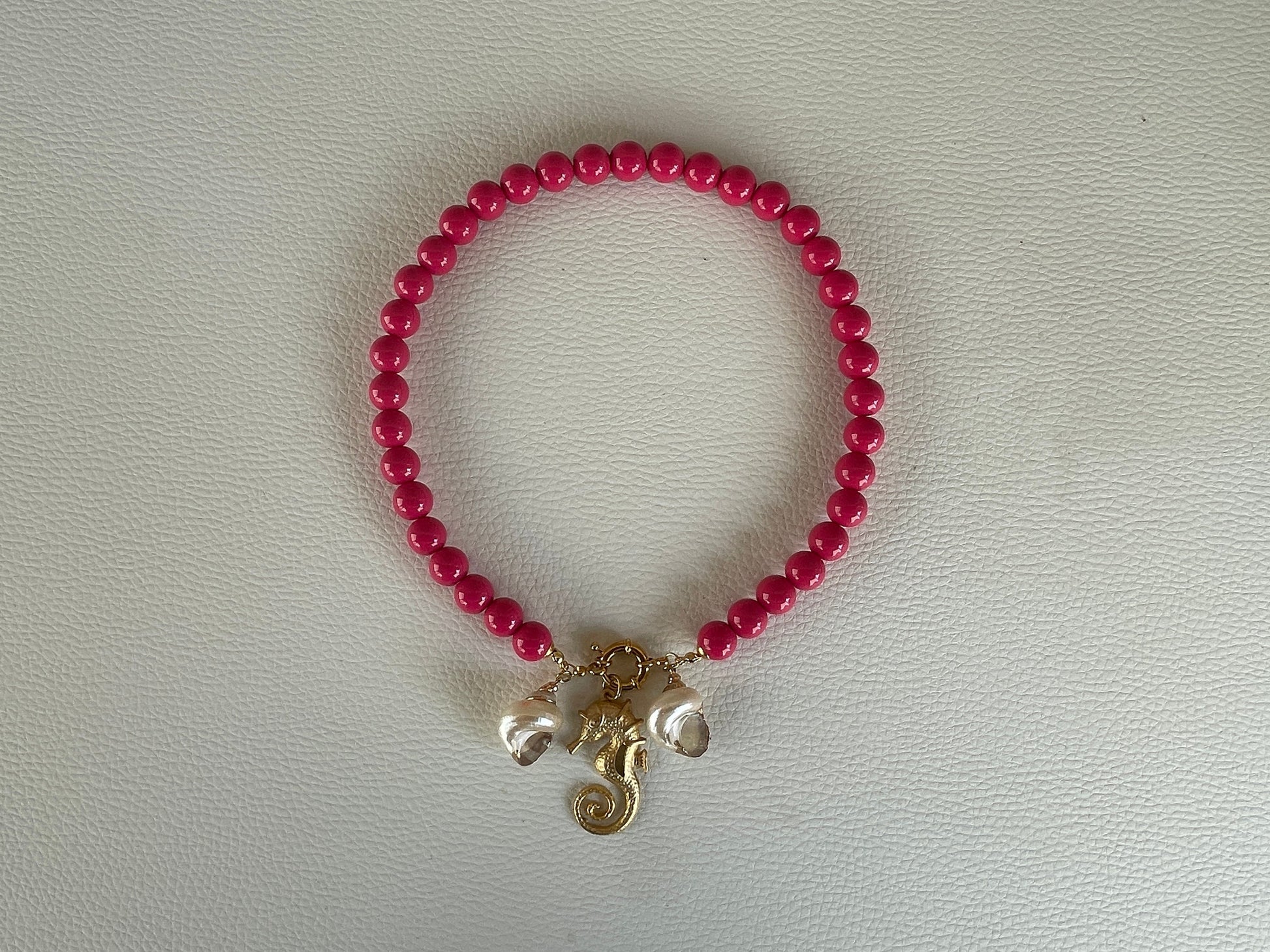 Collana estiva, collana resina rosa, collana con conchiglie, ciondolo cavalluccio marino, collana resina italiana, regalo per ragazza. &