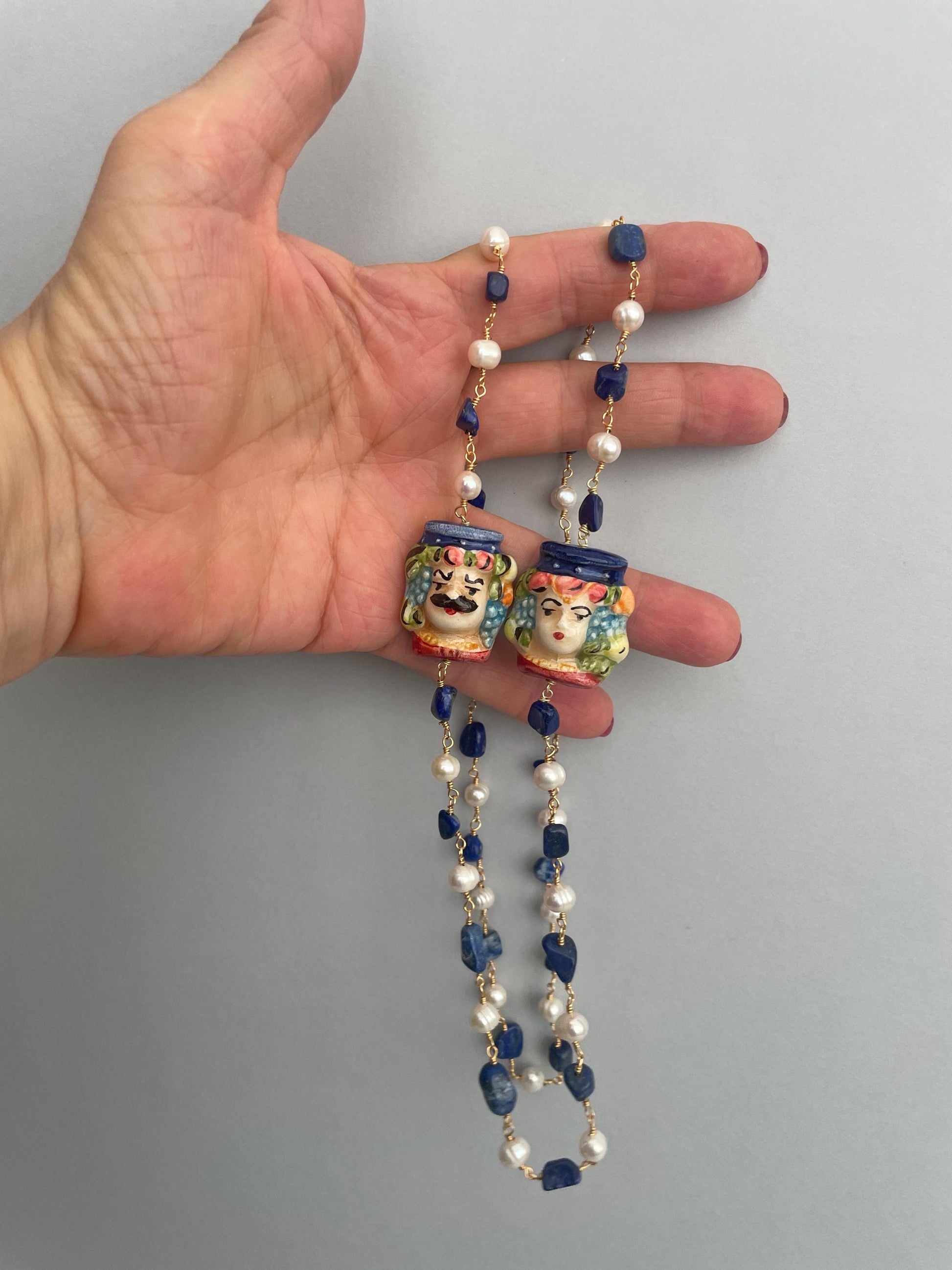 Collana siciliana, collana maxi, catena rosario Lapislazzuli, Teste di mori di ceramica di Caltagirone, regalo per lei, collana unisex. ç