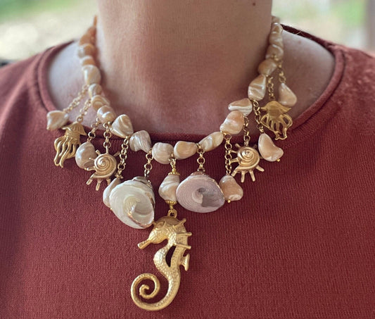 Collana marina, perle di conchiglie naturali e cavalluccio marino, collana in madreperla con ciondoli assortiti, collana estiva. &