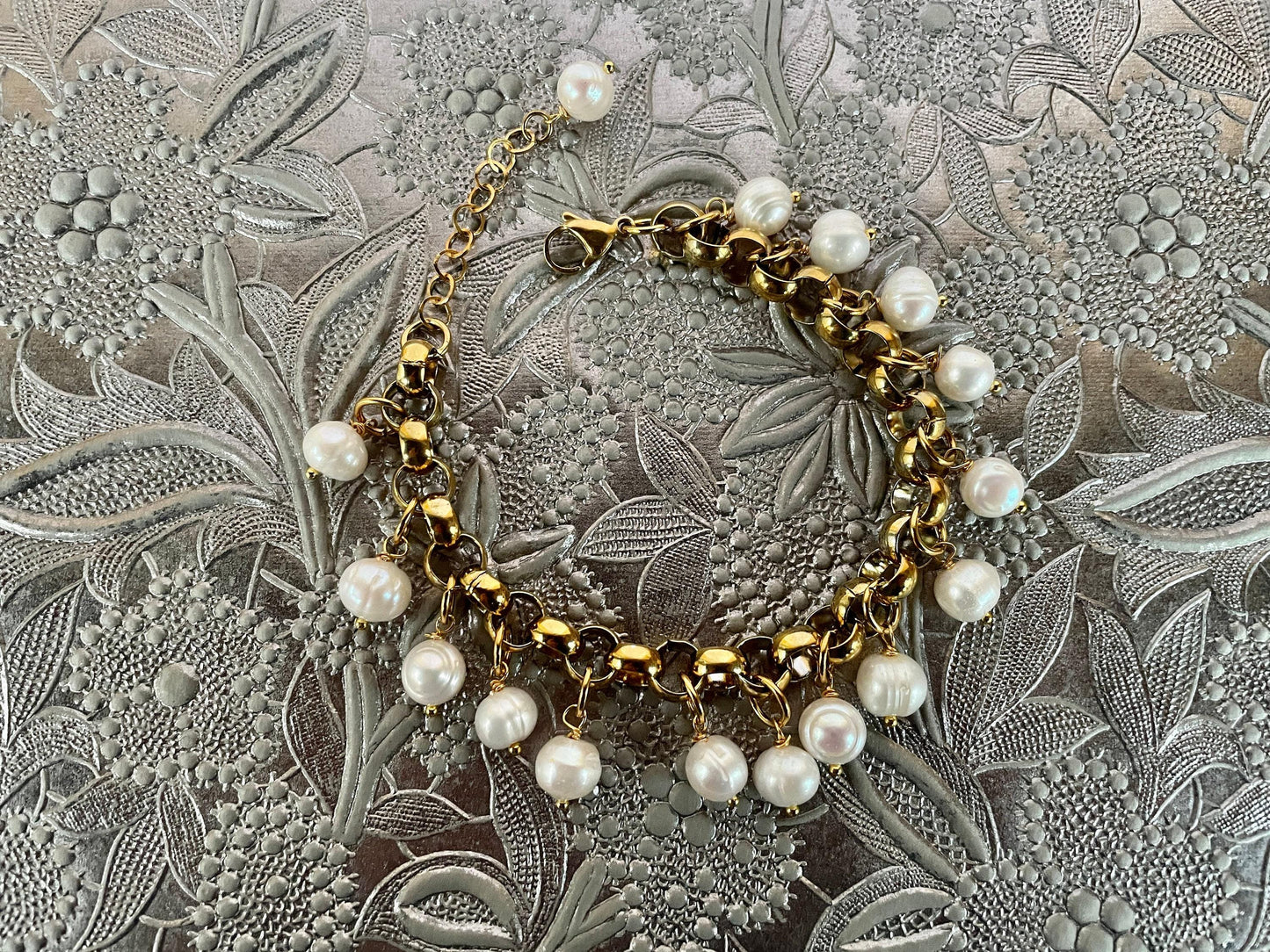 Bracciale da sposa, bracciale di perle d'acqua dolce, bracciale a catena grossa, bracciale con ciondoli di perle grandi, gioielli da sposa.)