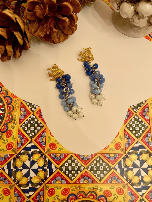 Orecchini siciliani, perno pesce, orecchini pendenti, grappolo di cristalli variazioni blu, regalo per lei(