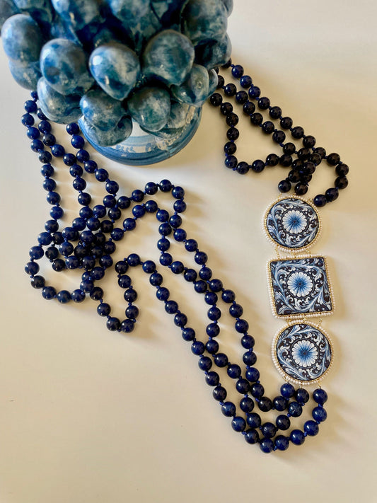 Collana siciliana, tre fili di giada blu zaffiro, mattonelle in ceramica di Caltagirone, regalo per lei.!