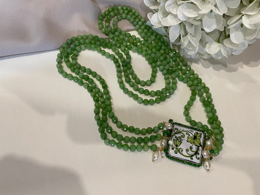 Collana con mattonella in ceramica di Caltagirone, collana siciliana multifilo, Agata verde e perle di fiume.!