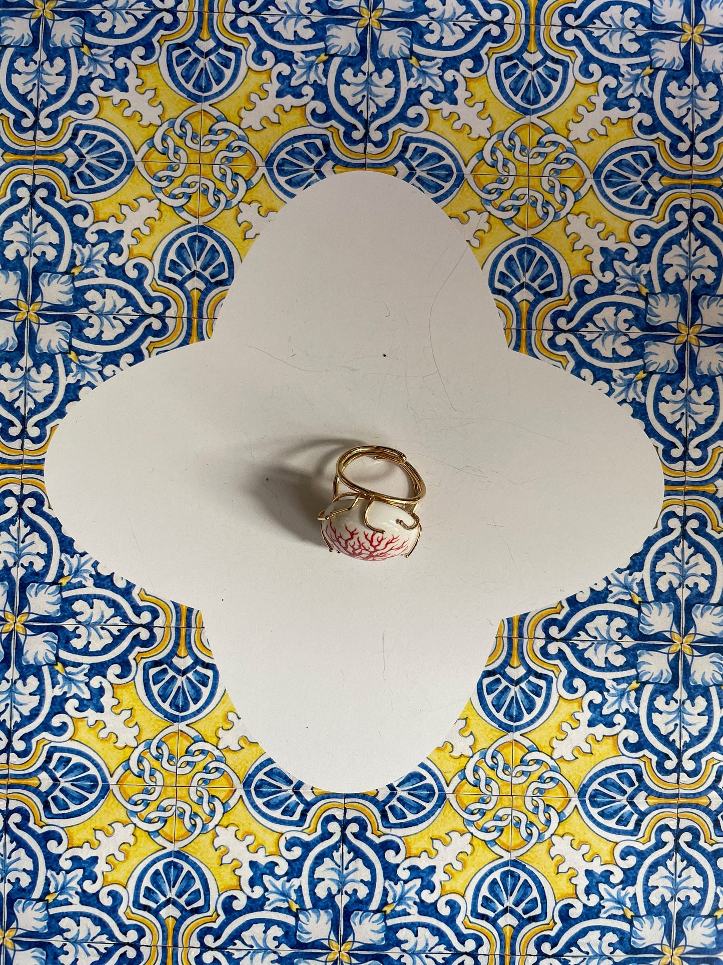 Anello argento 925, anello ceramica di caltagirone, cabochon ceramica, anello regolabile, anello siciliano, design ramo di corallo.<