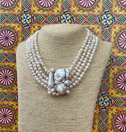 Collana decoltè, multifilo, collana perle di fiume, perle scaramazze, girocollo modello lady Diana, collana regalo per la sposa.)