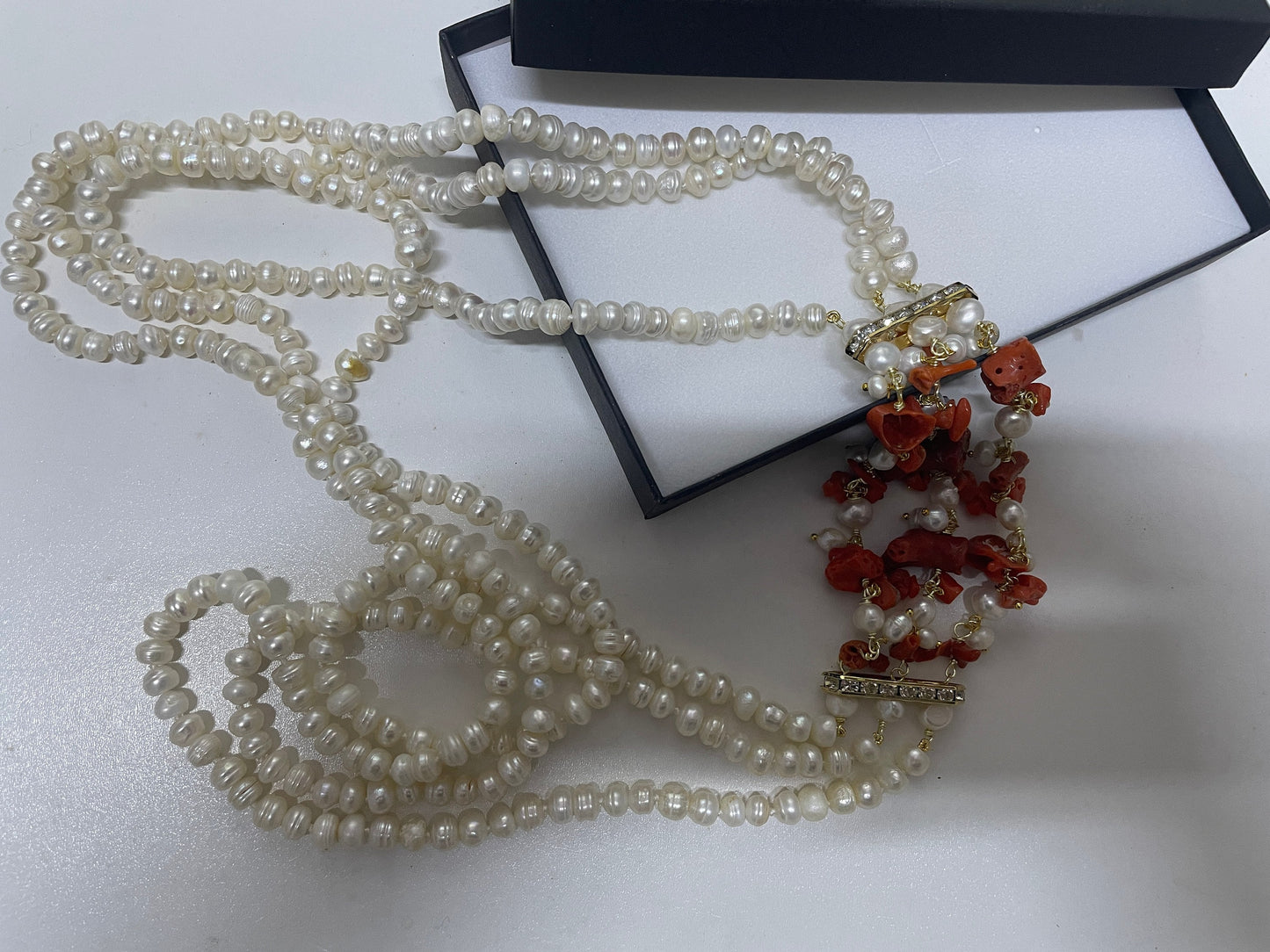 Collana multifilo con perle di fiume, collana Corallo e perle, Corallo naturale del Mediterraneo, collana maxi, regalo sposa, collana boho.&