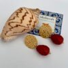 Orecchini con perni in zama e grande perla di maiorca rossa.(