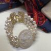 Bracciale Cammeo, tre fili perle naturali, chiusura filigrana, Cammeo autentico conchiglia, bracciale sposa, regalo per lei.