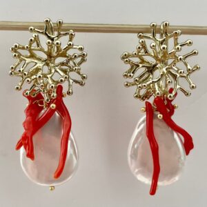 Orecchini siciliani, orecchini pendenti, perle piatte di conchiglia maiorca bianche e rametti di corallo, ganci ottone oro §