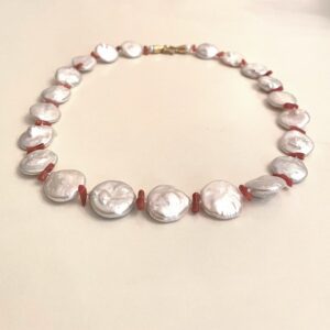Collana decoltè, perle barocche a moneta, argento 925, corallo autentico di trapani. collana sposa, regalo per lei.)