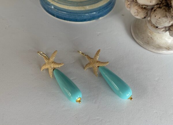 Orecchini pendenti con stella marina, lunga perla a goccia turchese, orecchini oro e turchese, orecchini eleganti, regalo per lei.(
