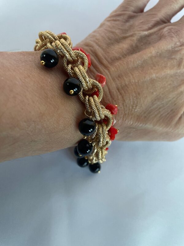 Braccialetto con onice e corallo, bracciale elegante, catena doppia alluminio anallergico, bracciale oro satinato, regalo per lei.