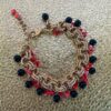 Braccialetto con onice e corallo, bracciale elegante, catena doppia alluminio anallergico, bracciale oro satinato, regalo per lei.