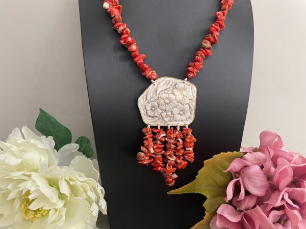 Collana di Corallo, collana con Cammeo, Cammeo autentico, ciondolo Cammeo, collana importante, collana siciliana, regalo per lei.|