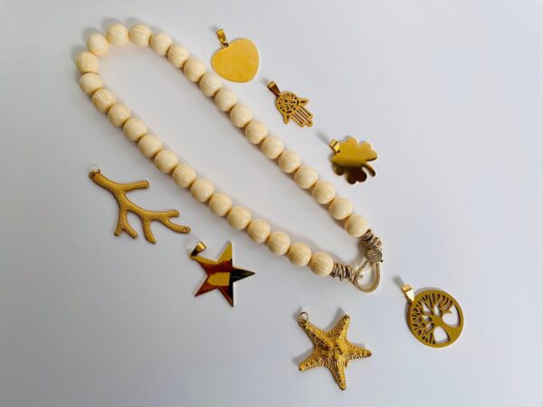 Collana con grandi boules colore osso da 14 mm, collana di tendenza, collana unisex, chiusura gioiello, resina italiana di alta qualità. "