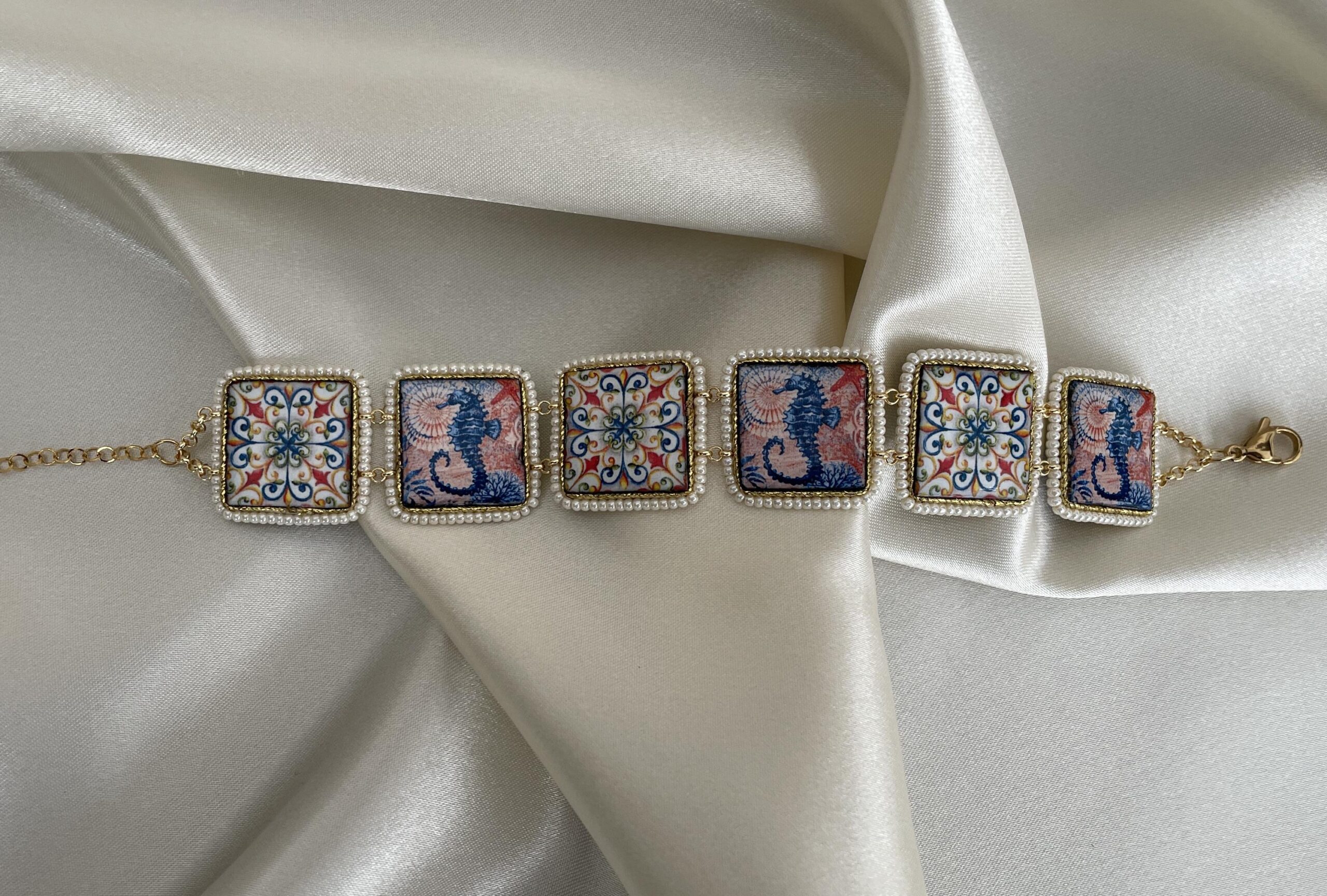 Bracciale con mattonelle, Bracciale siciliano con mattonelle ceramica di Caltagirone, fantasia maiolica siciliana, varie fantasie. Bracciali con Mattonelle Caltagirone