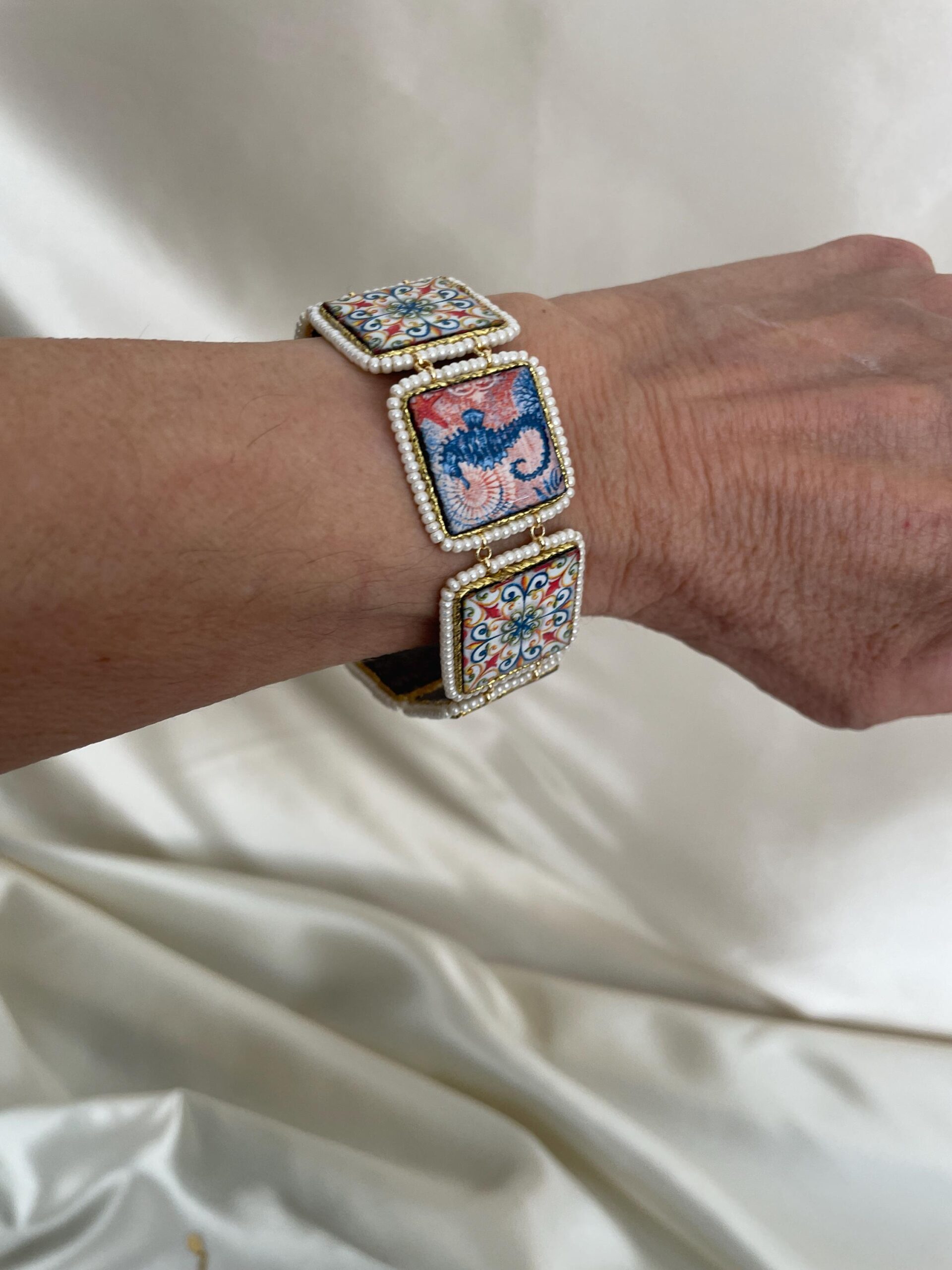 Bracciale con mattonelle, Bracciale siciliano con mattonelle ceramica di Caltagirone, fantasia maiolica siciliana, varie fantasie. Bracciali con Mattonelle Caltagirone