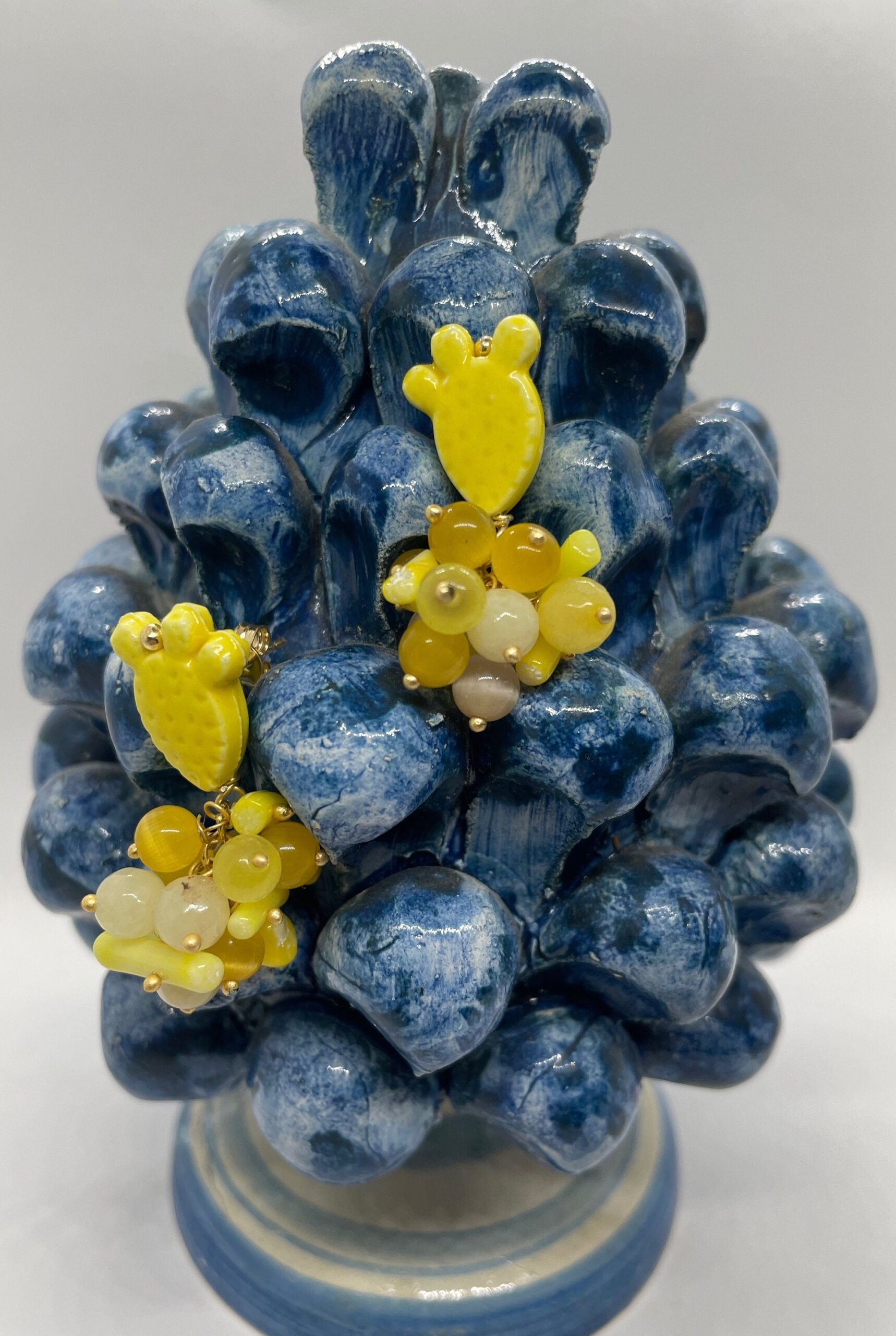 Orecchini argento 925, orecchini a grappolo, fico d’india ceramica Caltagirone, grappolo di pietre dure di vari colori sui toni del giallo Fichi d'India e cactus