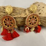 orecchini caratteristici siciliani con ruota di carretto e ciondoli portafortuna