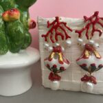 Orecchini siciliani artigianali corallo – Borsetta “Coffa” ceramica di Caltagirone con perle di fiume Folklore siciliano
