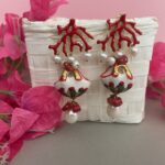 Orecchini siciliani artigianali corallo – Borsetta “Coffa” ceramica di Caltagirone con perle di fiume Folklore siciliano