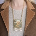 Collana con maxi ciondolo legno