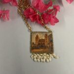 Collana siciliana artigianale Duomo di Cefalù – Collana con ciondolo in legno, perle di fiume, gioiello ispirato alla Sicilia Collane caratteristiche siciliane