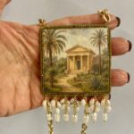 ciondolo artigianale siciliano dipinto su legno